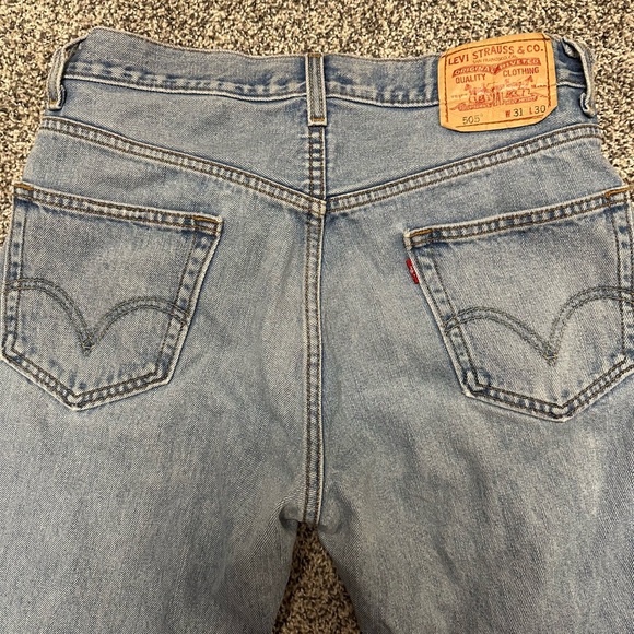 Light wash regular fit Levi jeans! Size W31 L30 - Picture 5 of 5